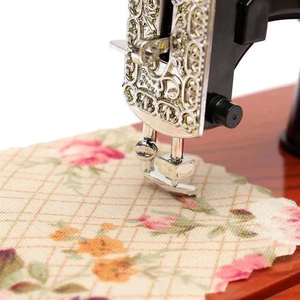 MelodyStitch – Die nostalgische Nähmaschinen-Spieluhr