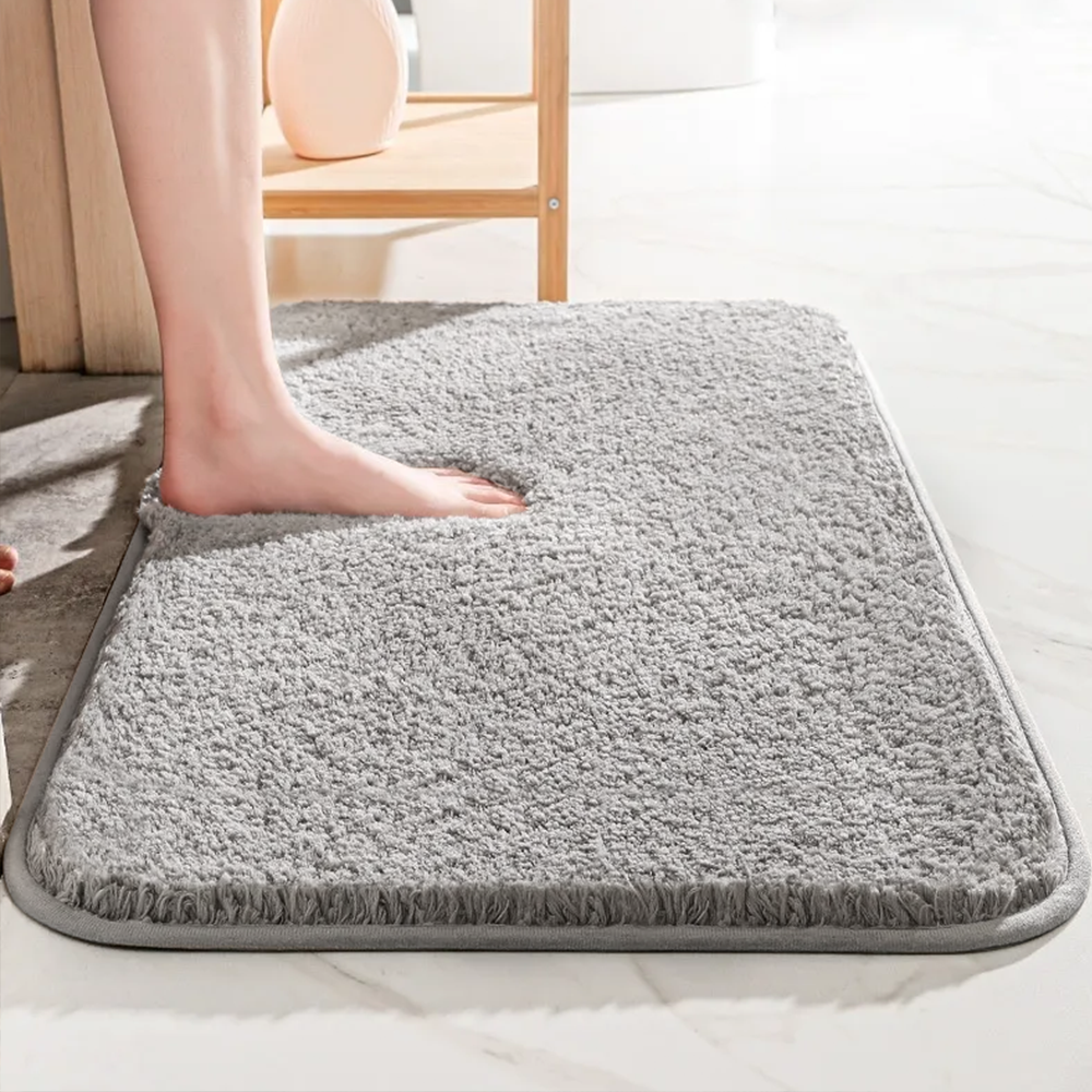 PlushDry – Luxus-Badematte für warme & trockene Füße!