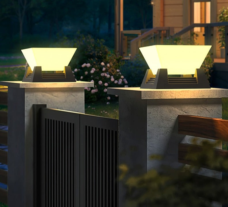 Lumora Solar-Wandleuchte für Außenbereiche | Automatischer Lichtsensor, IP65 wetterfest, bis 12h Leuchtdauer | Ideal für Garten, Terrasse, Hauswand & Eingangsbereich