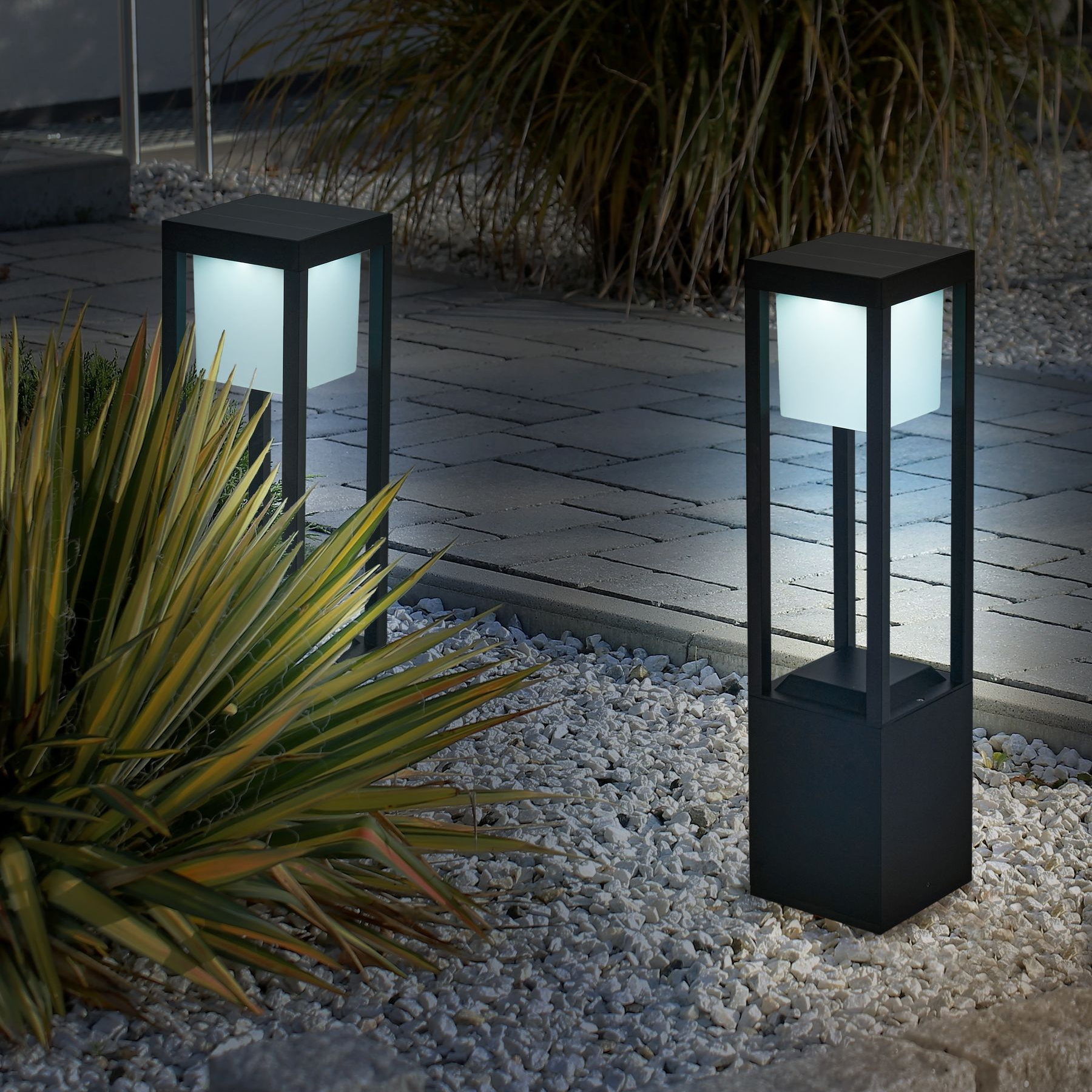 Solarin EdgePost | Solar Gartenleuchte Modern | Warmweißes LED-Licht | Kabellos & Wetterfest | 60 cm Aluminium-Säule