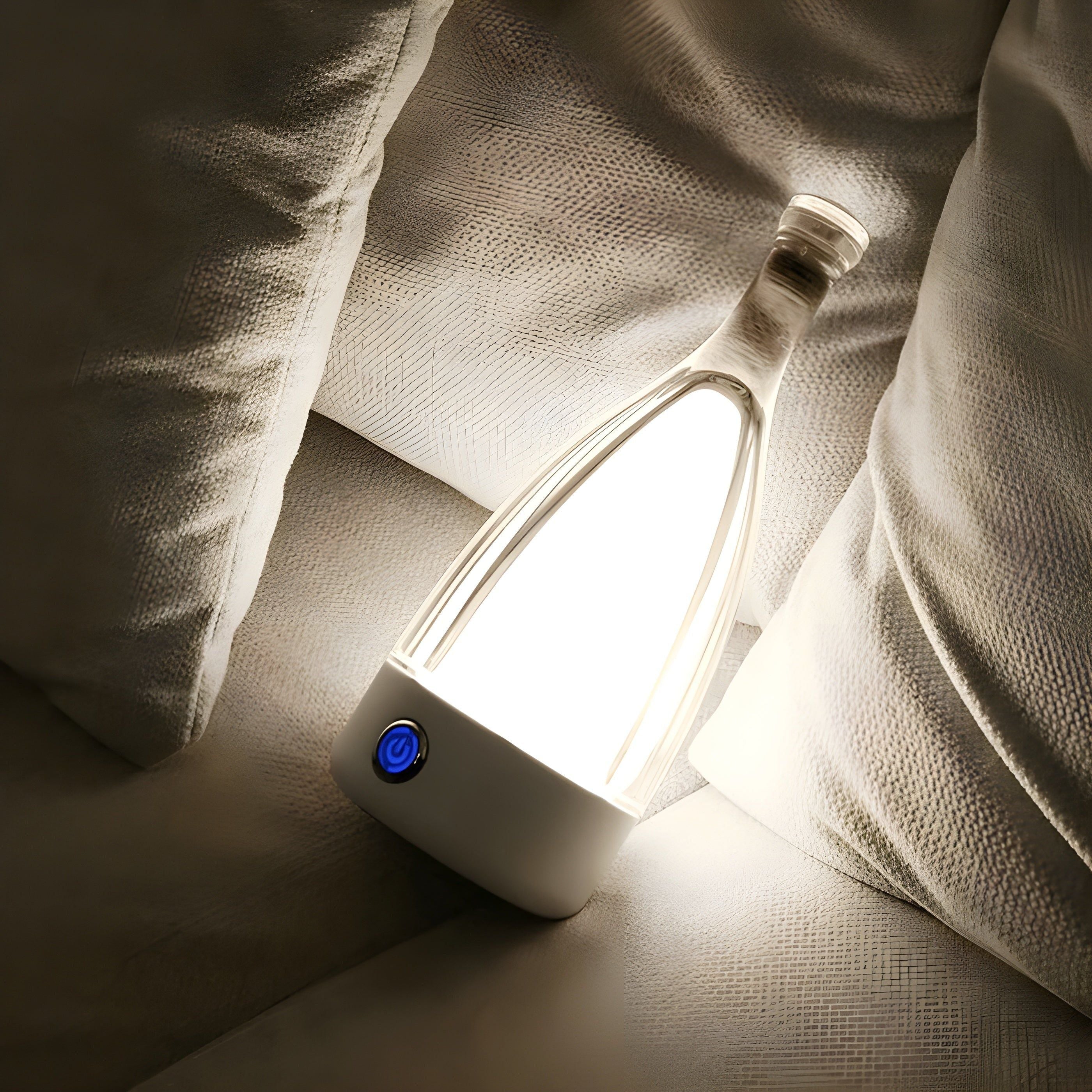 Lumora LED Tischlampe | Weinflaschen-Design | Warmweißes Licht | Wiederaufladbar & Kabellos