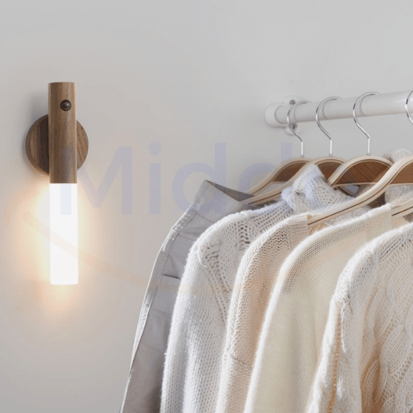SensorLight - Kabellose Wandleuchte aus Holz